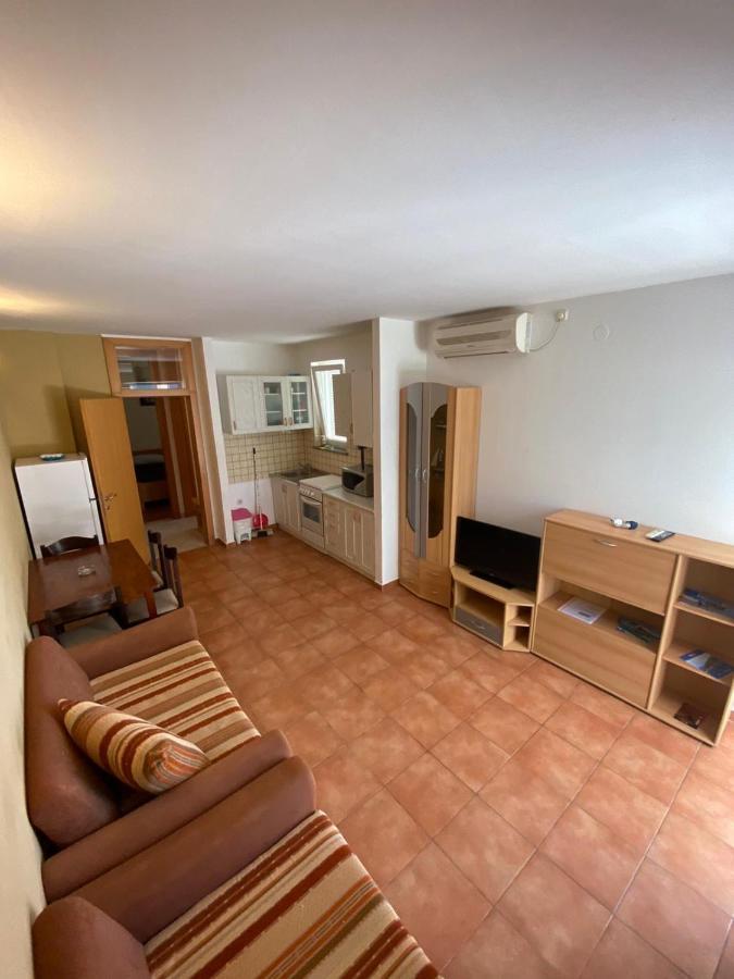 Apartment Dilba Novalja Exterior foto